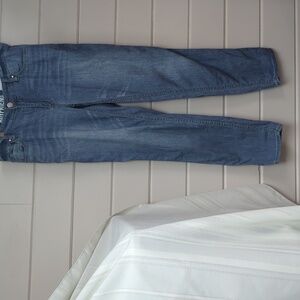 Very light boyfriend jeans, size 8